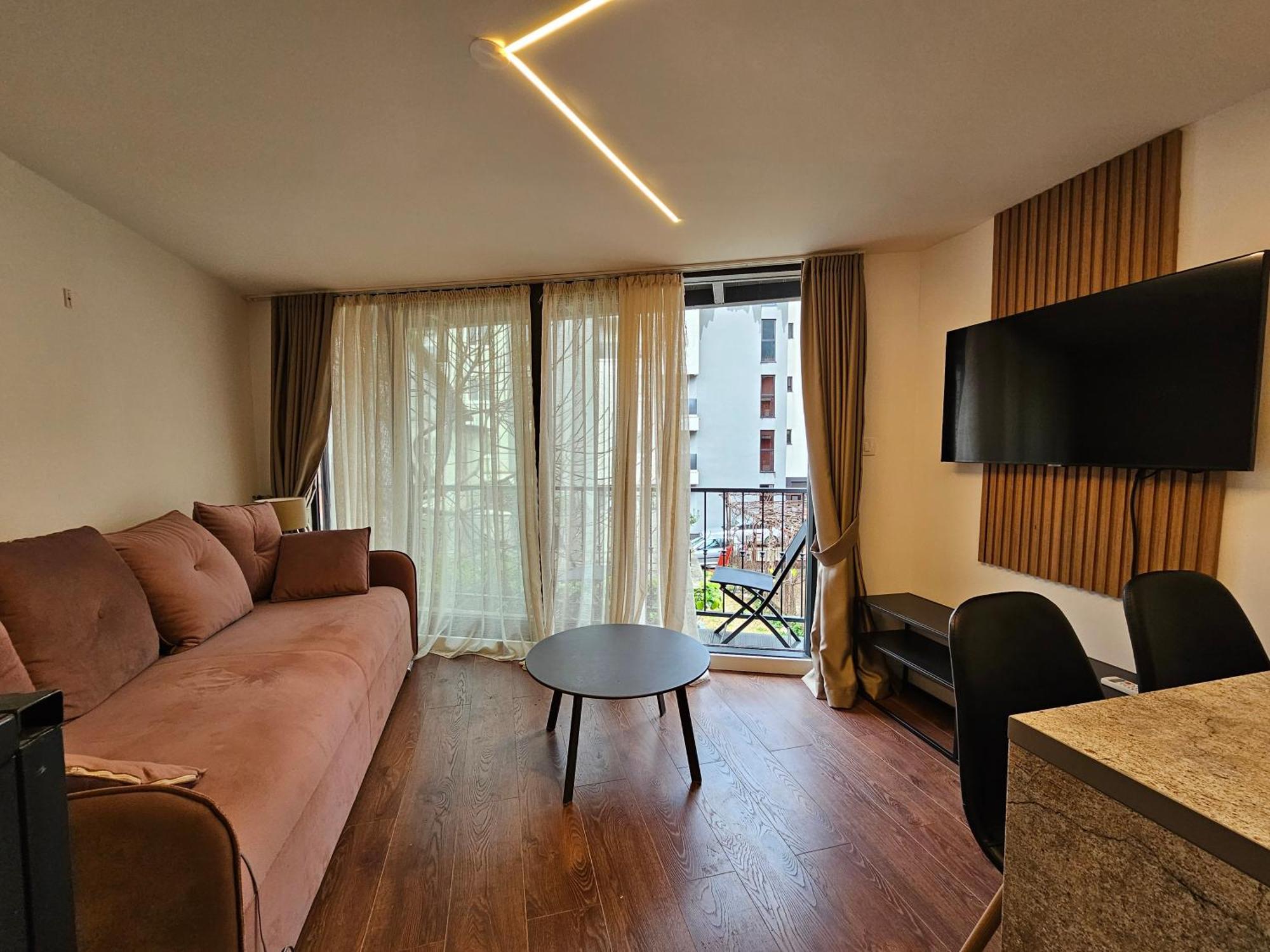 Lolo Luxury & Budva