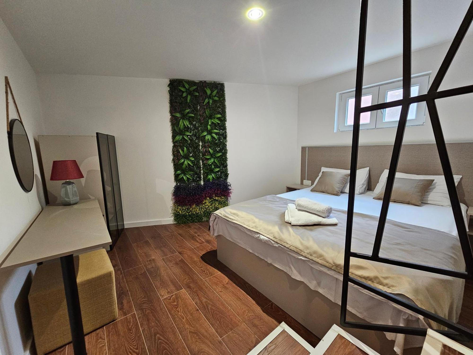 Lolo Luxury & * Budva