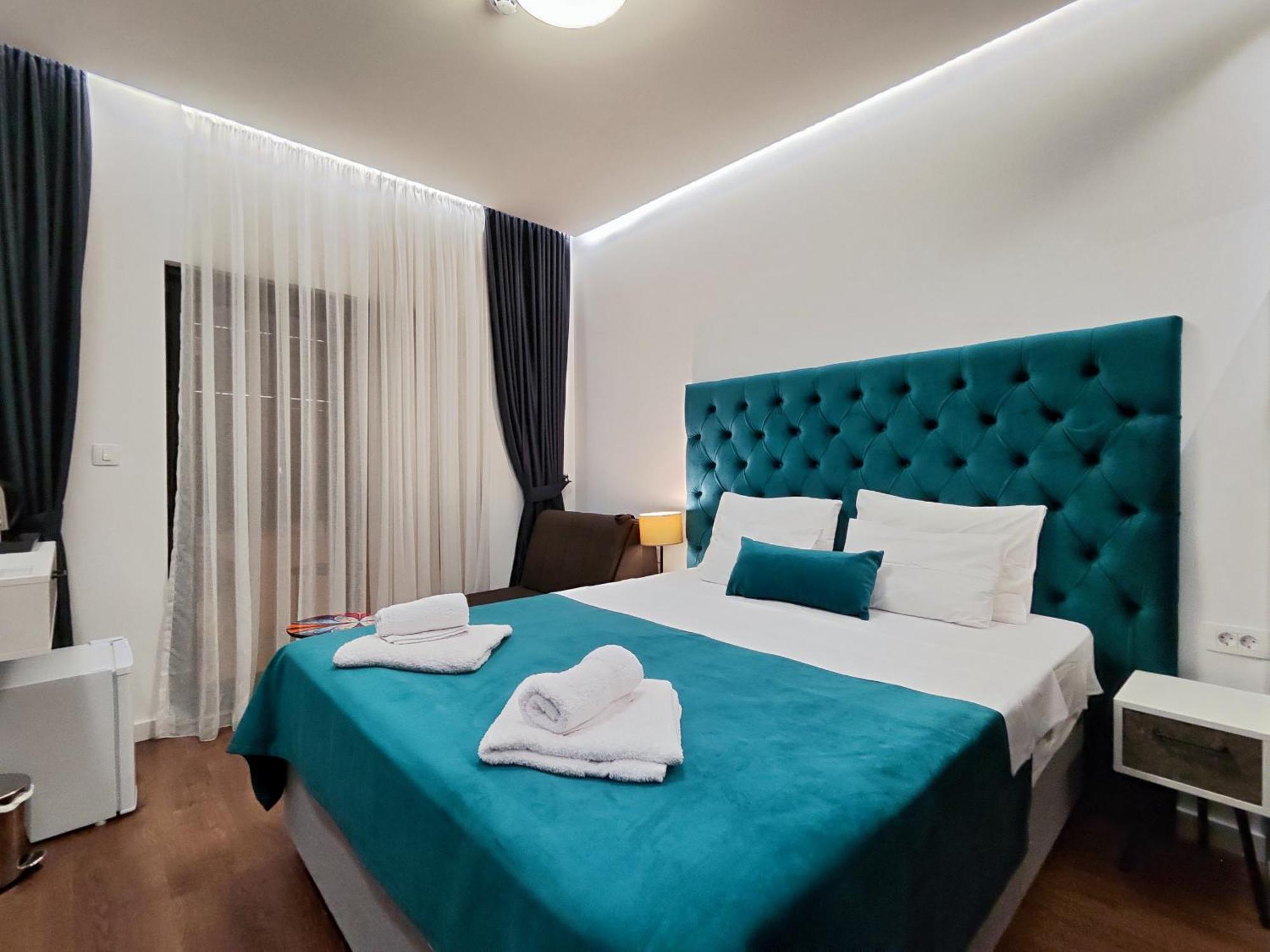 Lolo Luxury & * Budva
