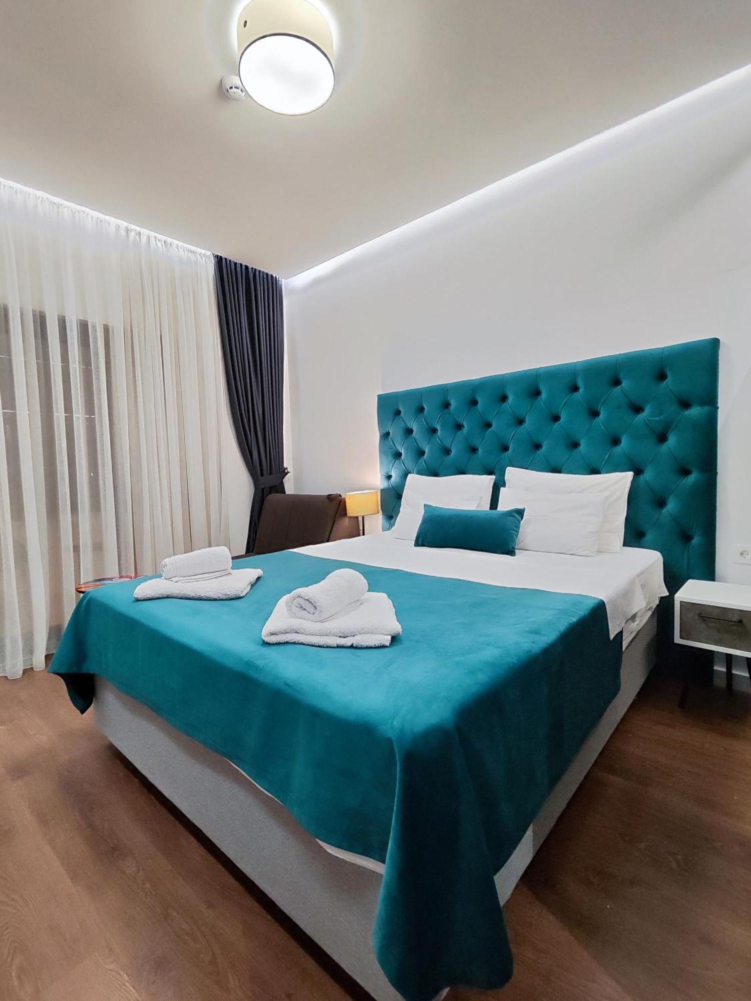 Lolo Luxury & * Budva