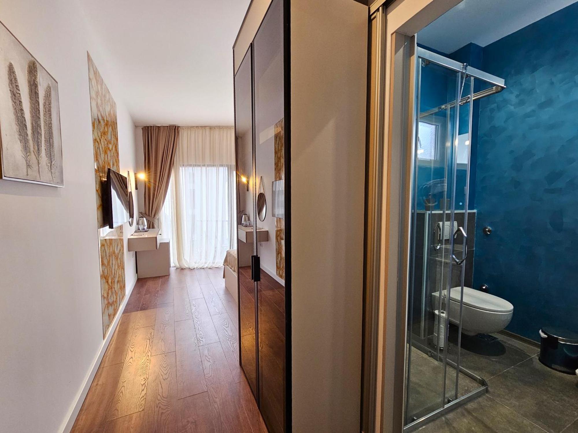 Lolo Luxury & * Budva